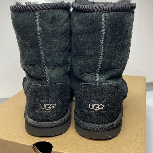 Ugg Australia Women Suede boots shoes sz 37 - Picture 4 of 11